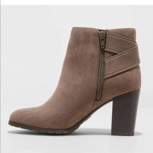 NWT Ankle Boot - Taupe